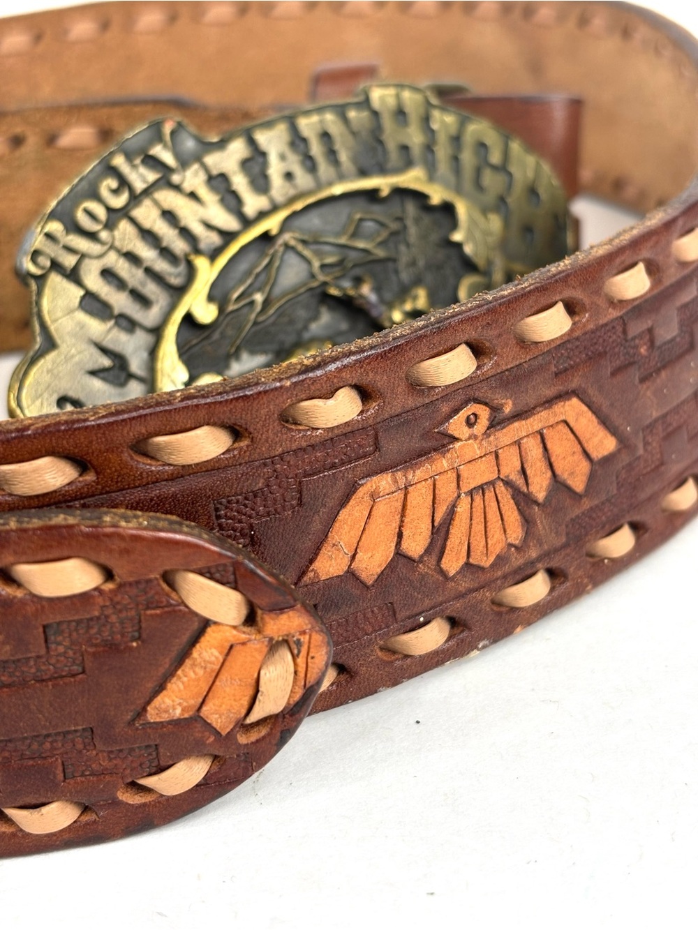 VTG Signed 1975 Rocky Mountain High Colorado Brass Buckle Tooled Leather Belt